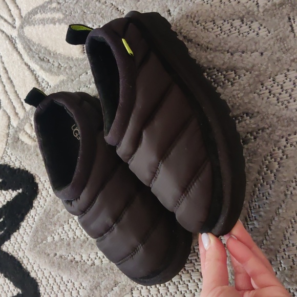 Uggs kids slippers - Picture 3 of 6